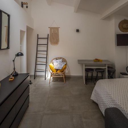 Appartement Terrasse Climatise Calme En Centre-Ville リル・シュル・ラ・ソルギュ エクステリア 写真